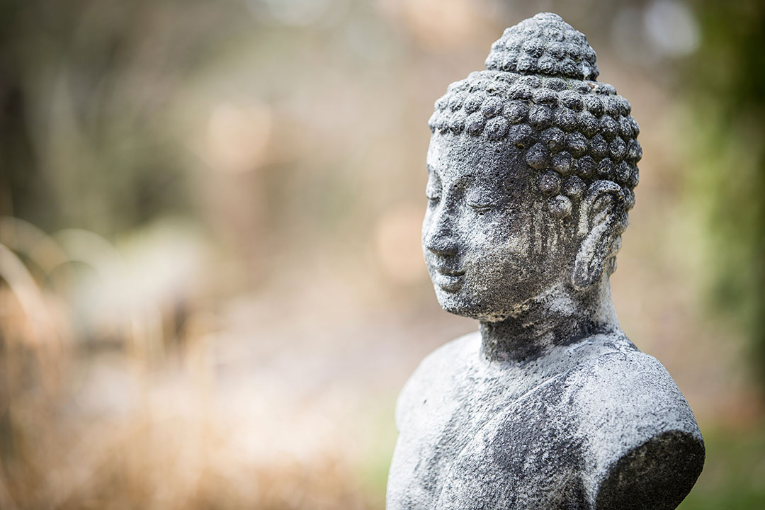 Buddhafigur aus Stein