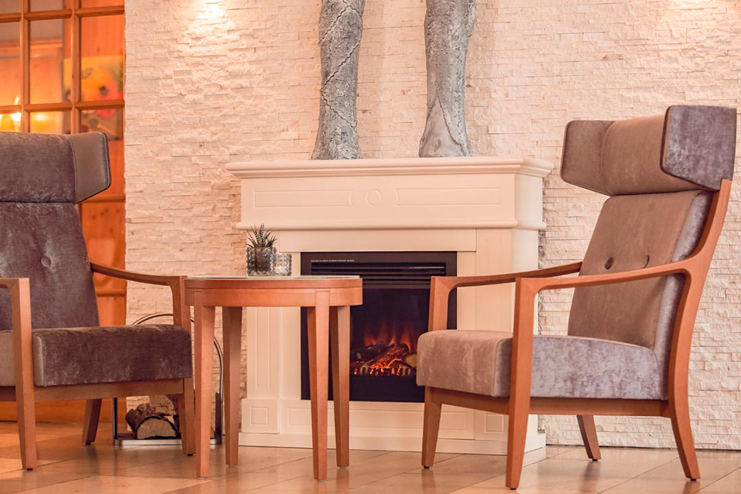 Kamin Lobby