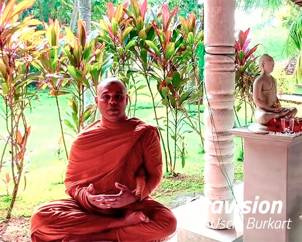Ein buddhistischer Mönch begleitet unsere Kur