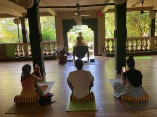 Buddhistischer Moench aus dem Sueden Sri Lankas 06