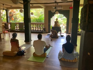 Buddhistischer Moench aus dem Sueden Sri Lankas 09